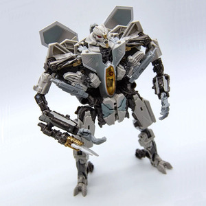 おもちゃ 変形 ロボット Hasbro  SS06 Starscream 